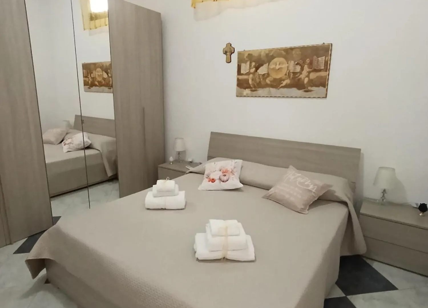 Casa Pazza Apartment Avola